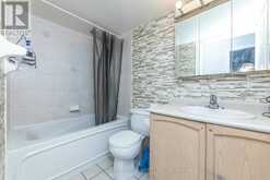 712 - 11 ONEIDA CRESCENT Richmond Hill 