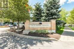 712 - 11 ONEIDA CRESCENT Richmond Hill