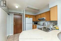 712 - 11 ONEIDA CRESCENT Richmond Hill