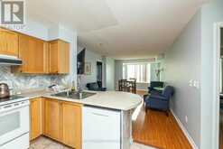 712 - 11 ONEIDA CRESCENT Richmond Hill