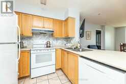 712 - 11 ONEIDA CRESCENT Richmond Hill 