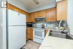 712 - 11 ONEIDA CRESCENT Richmond Hill 