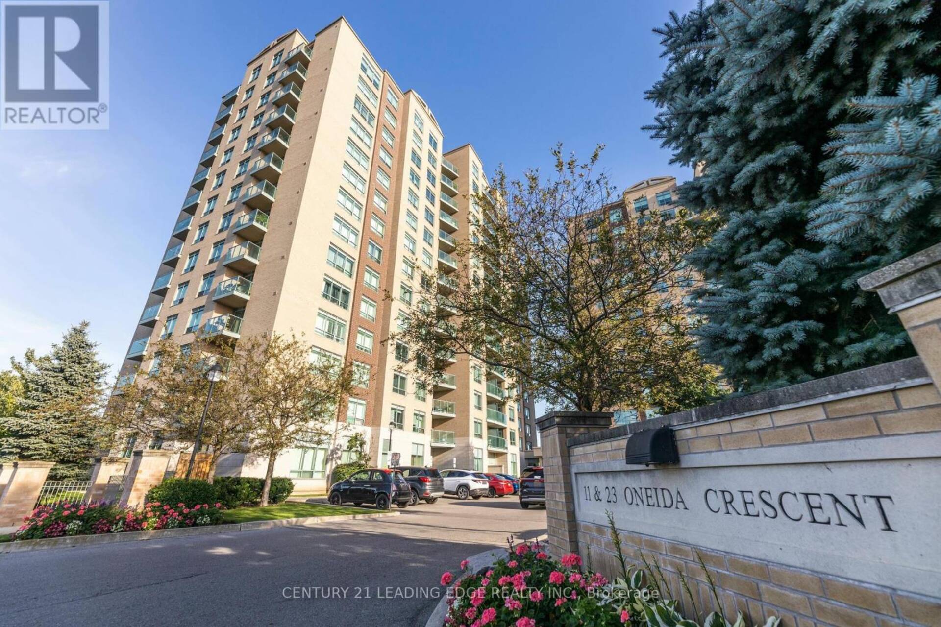 712 - 11 ONEIDA CRESCENT Richmond Hill 