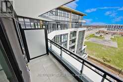 LPH02 - 405 DUNDAS STREET W Oakville