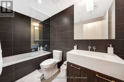 305 - 560 KING STREET W Toronto