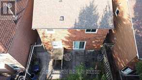 8 LANSBURY DRIVE Toronto