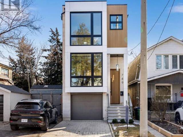 789 SAMMON AVENUE Toronto Ontario