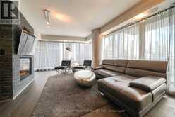 2109 - 180 UNIVERSITY AVENUE Toronto 