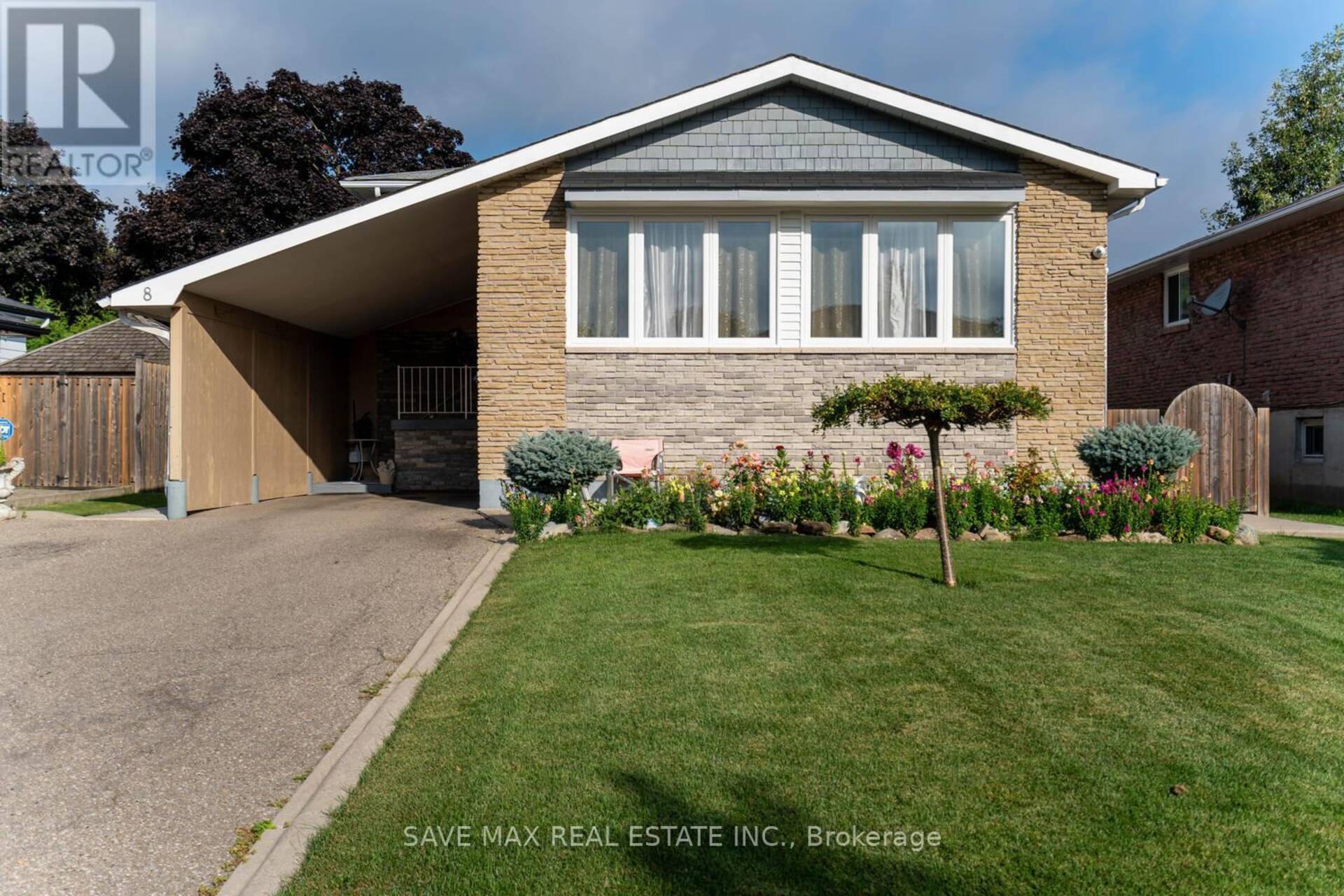 8 EDWIN DRIVE Brampton 