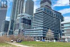 221 - 39 ANNIE CRAIG DRIVE Toronto