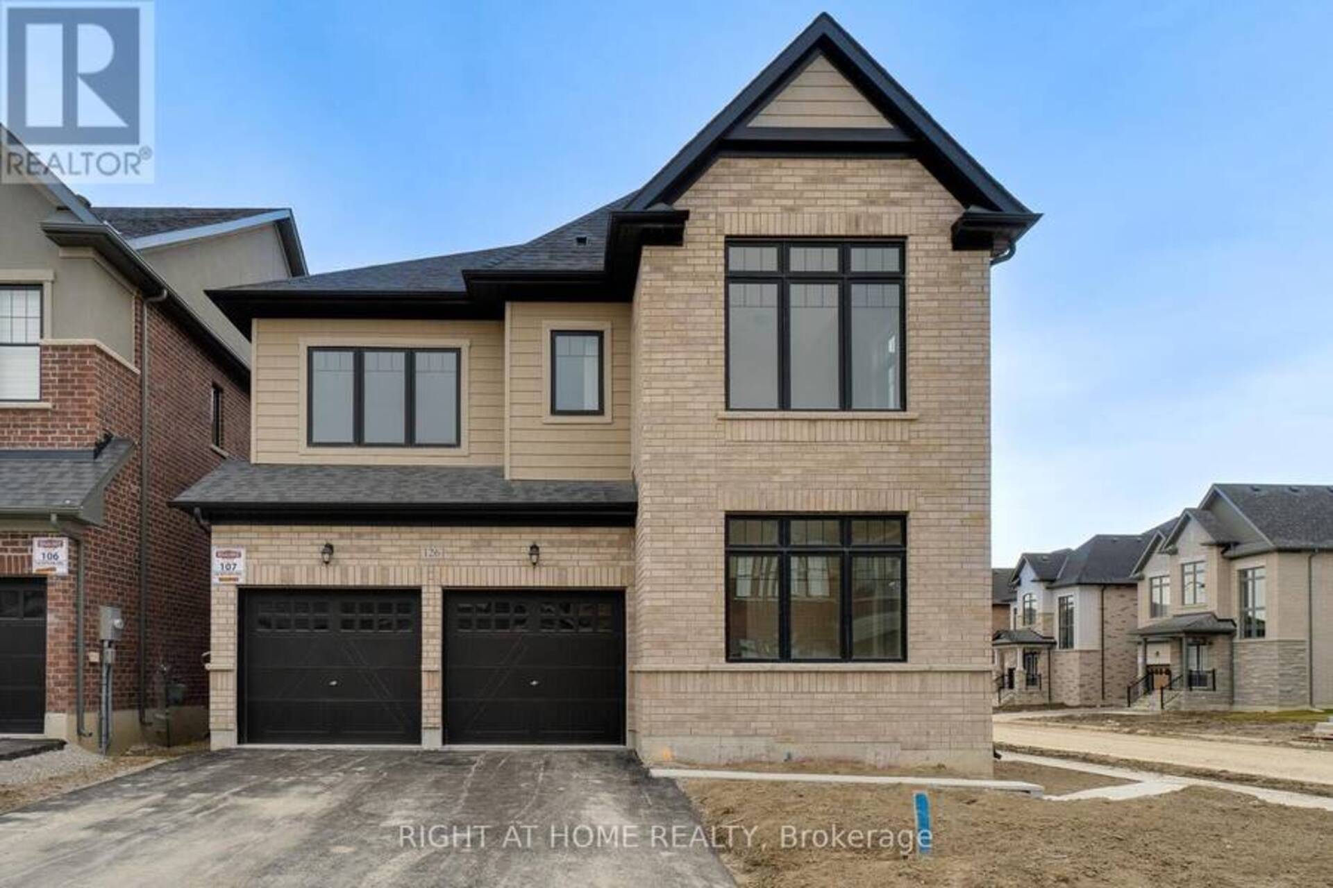 126 SETTLERS CRESCENT Bradford/West Gwillimbury 