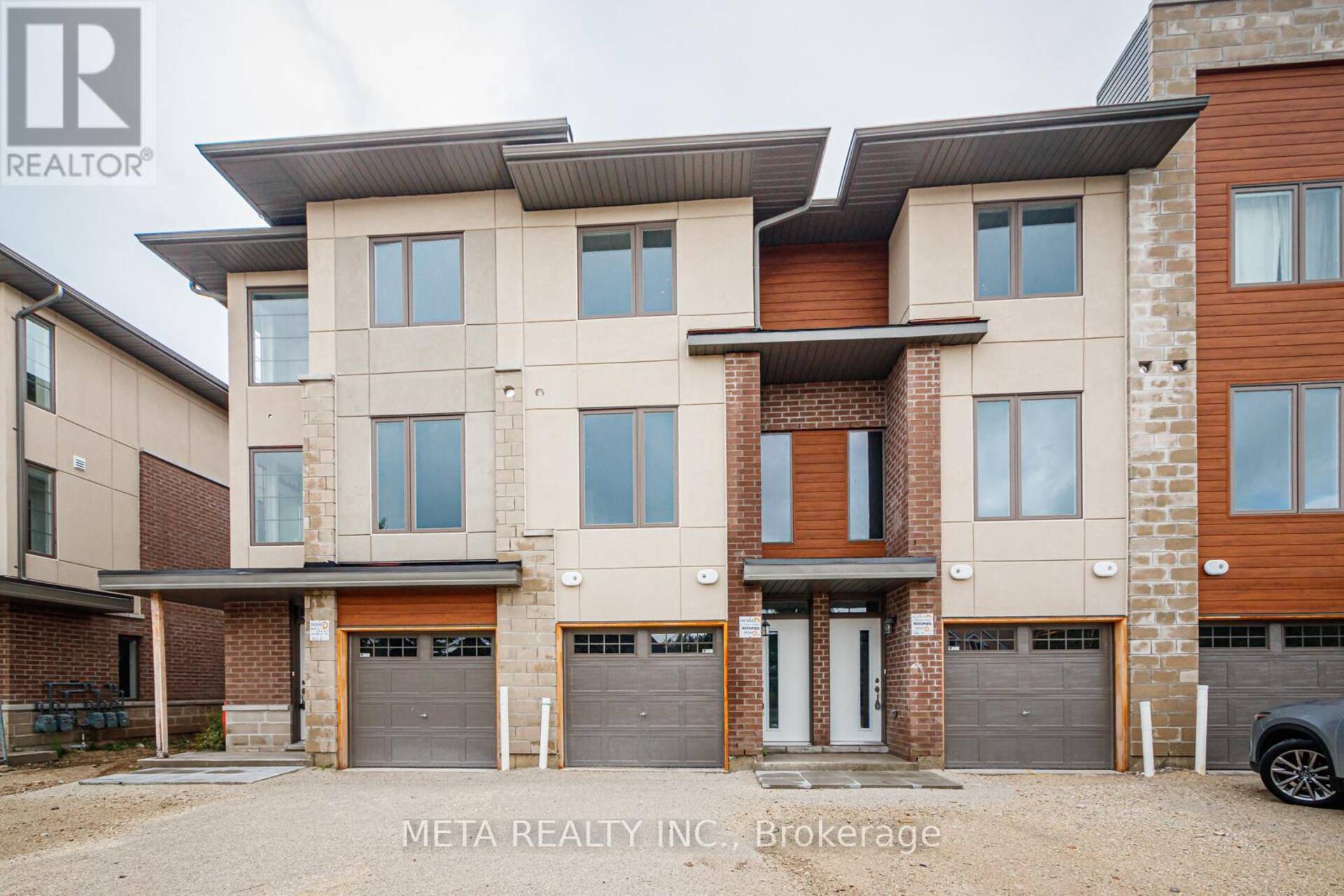 2 - 33 DAWSON DRIVE Collingwood