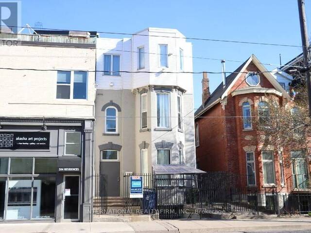 206 CARLTON STREET Toronto  Ontario