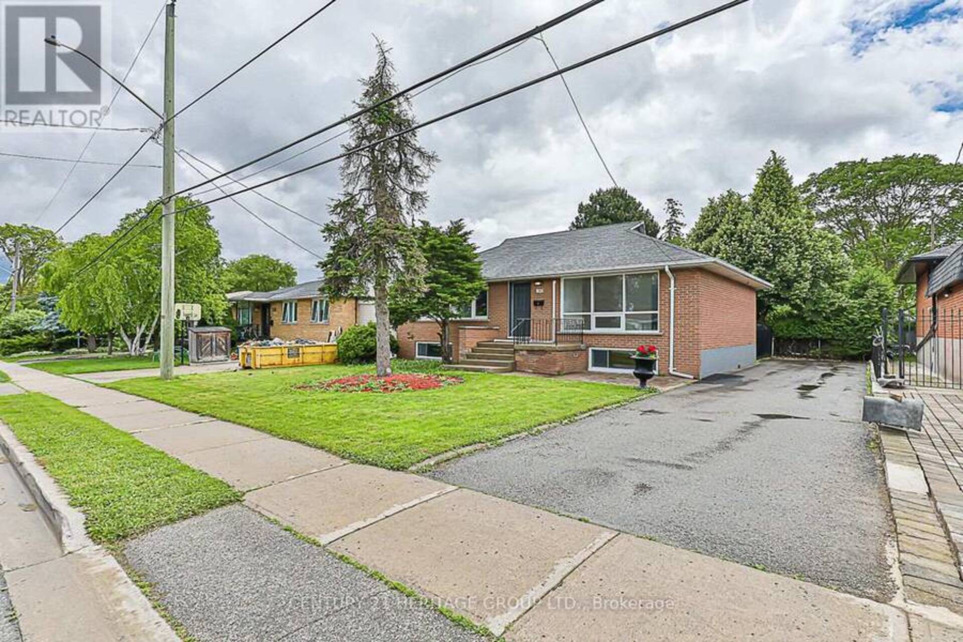 130 PALMER AVENUE Richmond Hill 