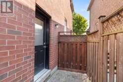 10 OAK GARDENS COURT Brampton 