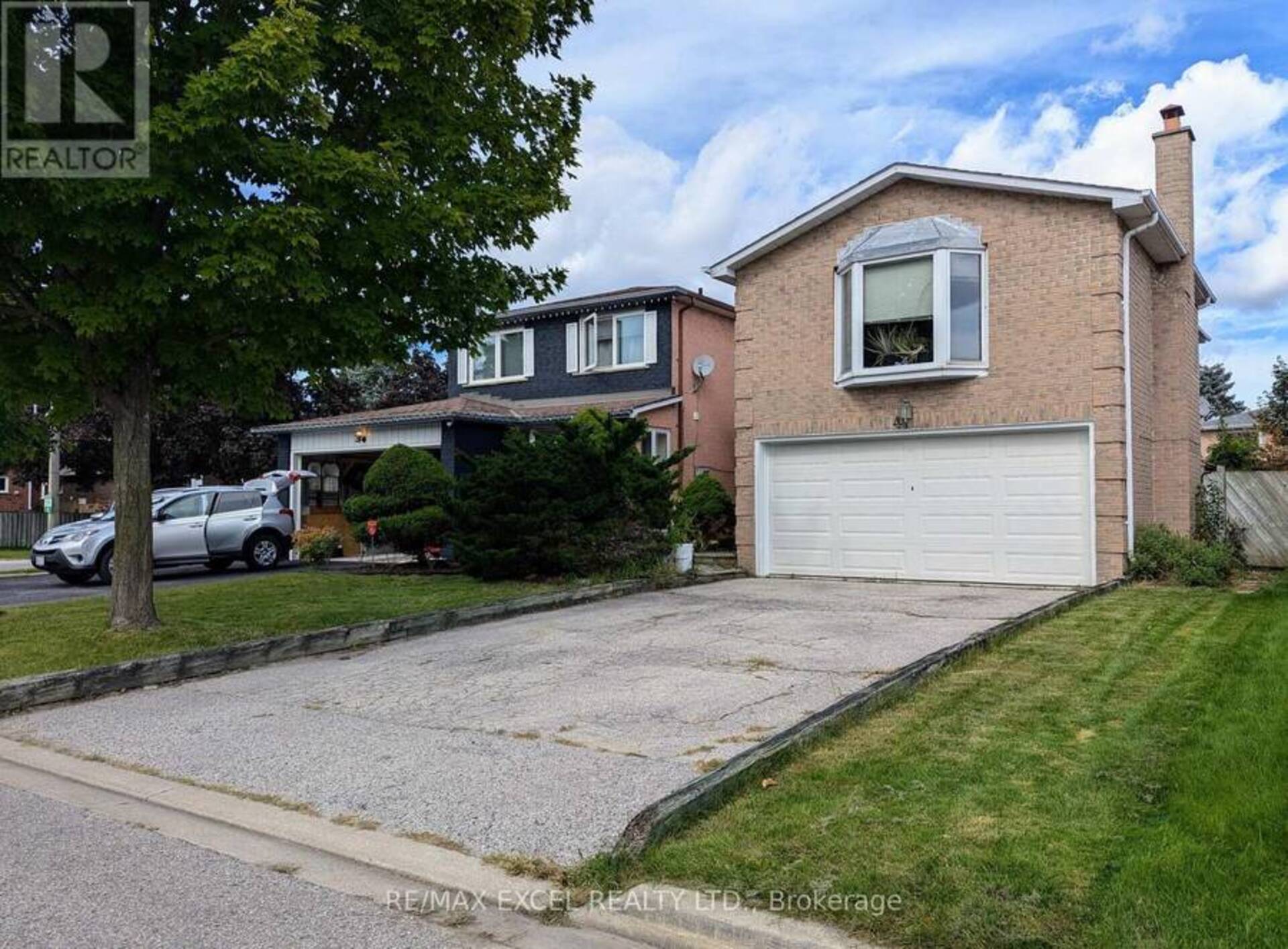 4 BURWELL CRESCENT Markham 