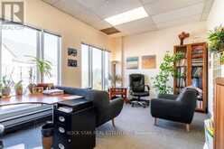 305 - 418 NORTH SERVICE ROAD E Oakville 