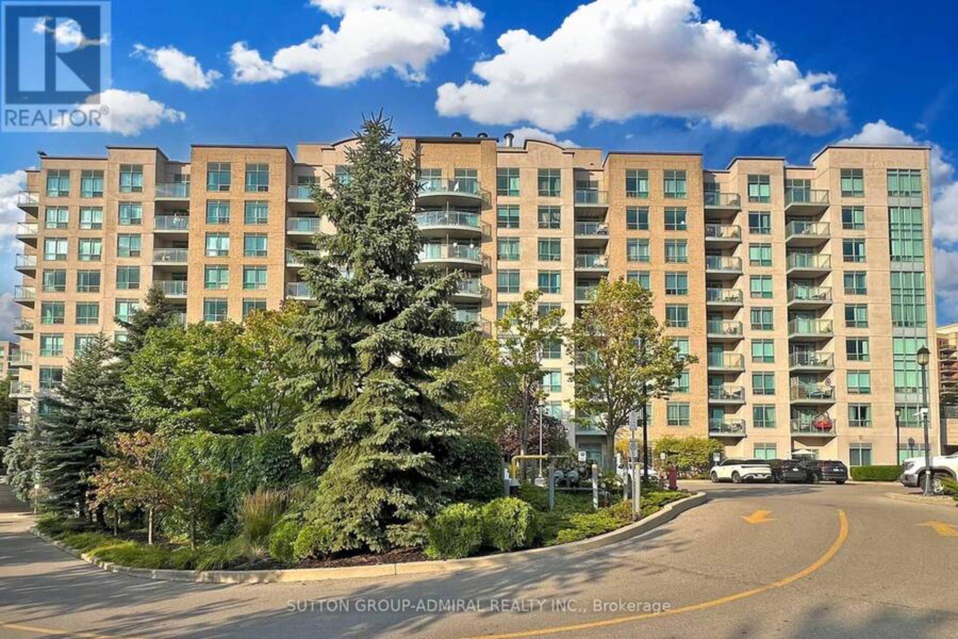 425 - 51 BAFFIN COURT N Richmond Hill 