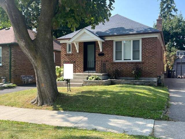 32 ROTHSAY AVENUE Toronto Ontario