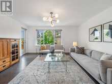 22 - 8 CORINTH GARDENS Toronto