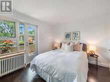 22 - 8 CORINTH GARDENS Toronto