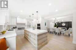 22 FERNSIDE COURT Toronto