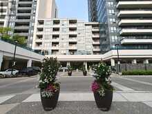 525 - 7900 BATHURST STREET Vaughan 