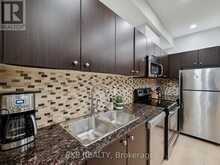 8 - 68 WINSTON PARK BOULEVARD S Toronto