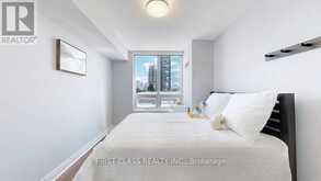 527 - 25 GREENVIEW AVENUE Toronto