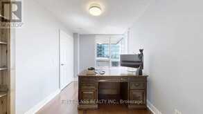 527 - 25 GREENVIEW AVENUE Toronto