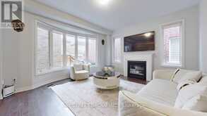 4 WATERLEAF ROAD Markham