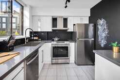 201 - 250 QUEENS QUAY W Toronto