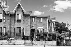 TH17 - 166B NIAGARA STREET Toronto