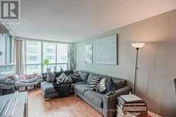 620 - 230 QUEENS QUAY W Toronto