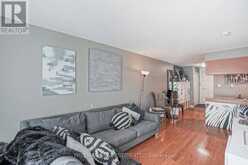 620 - 230 QUEENS QUAY W Toronto