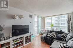 620 - 230 QUEENS QUAY W Toronto