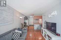 620 - 230 QUEENS QUAY W Toronto