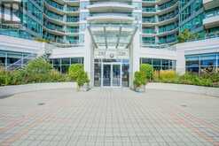 620 - 230 QUEENS QUAY W Toronto