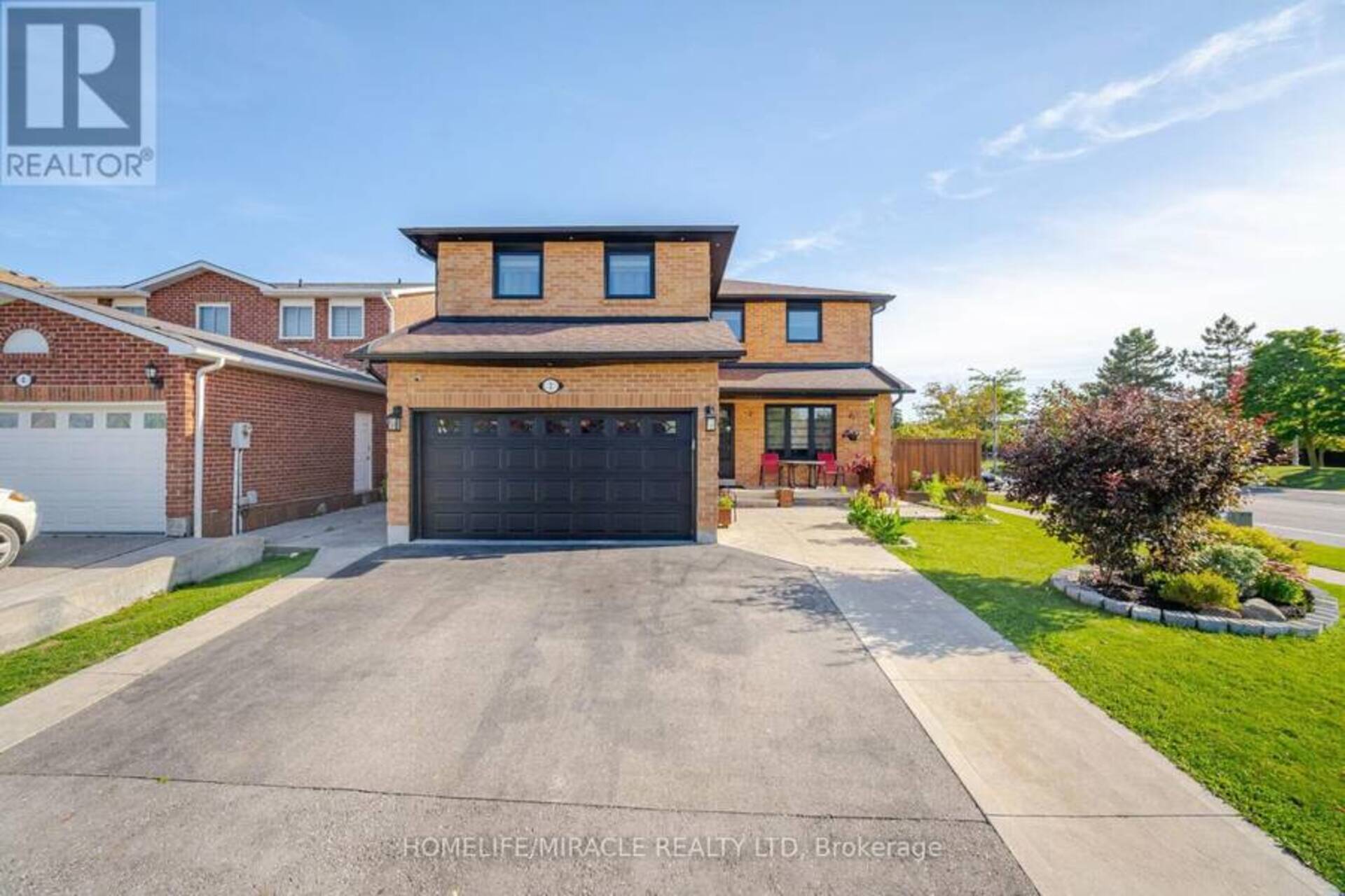 2 EBBY AVENUE Brampton