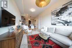 617 - 280 HOWLAND AVENUE Toronto