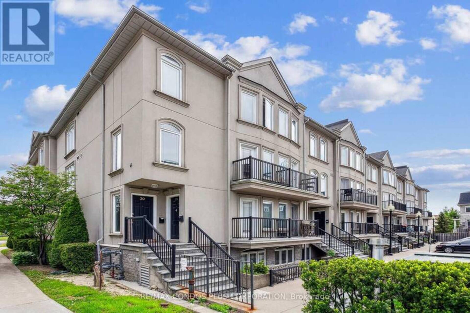 20 - 118 FINCH AVENUE W Toronto