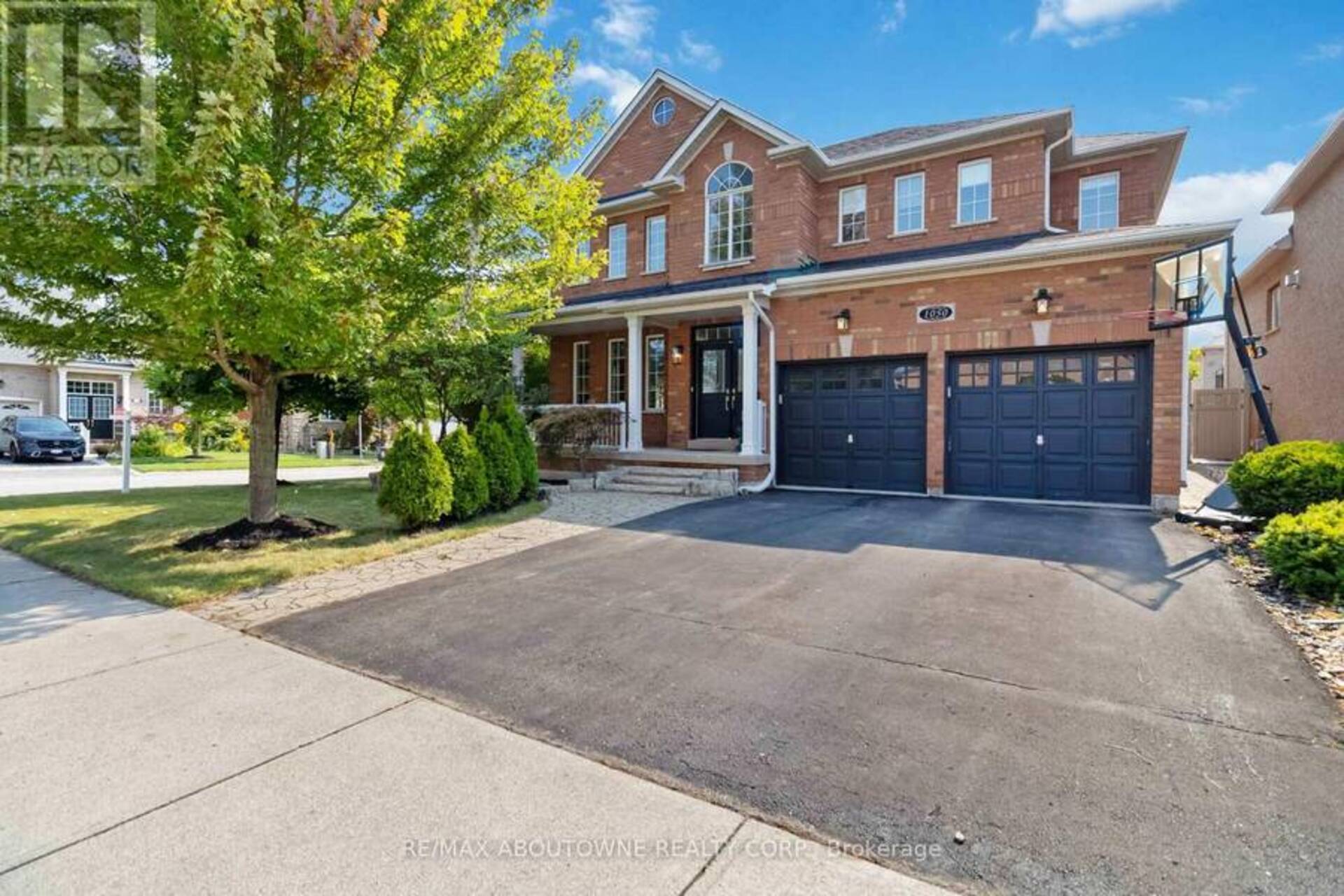 1050 LONSDALE LANE Oakville 