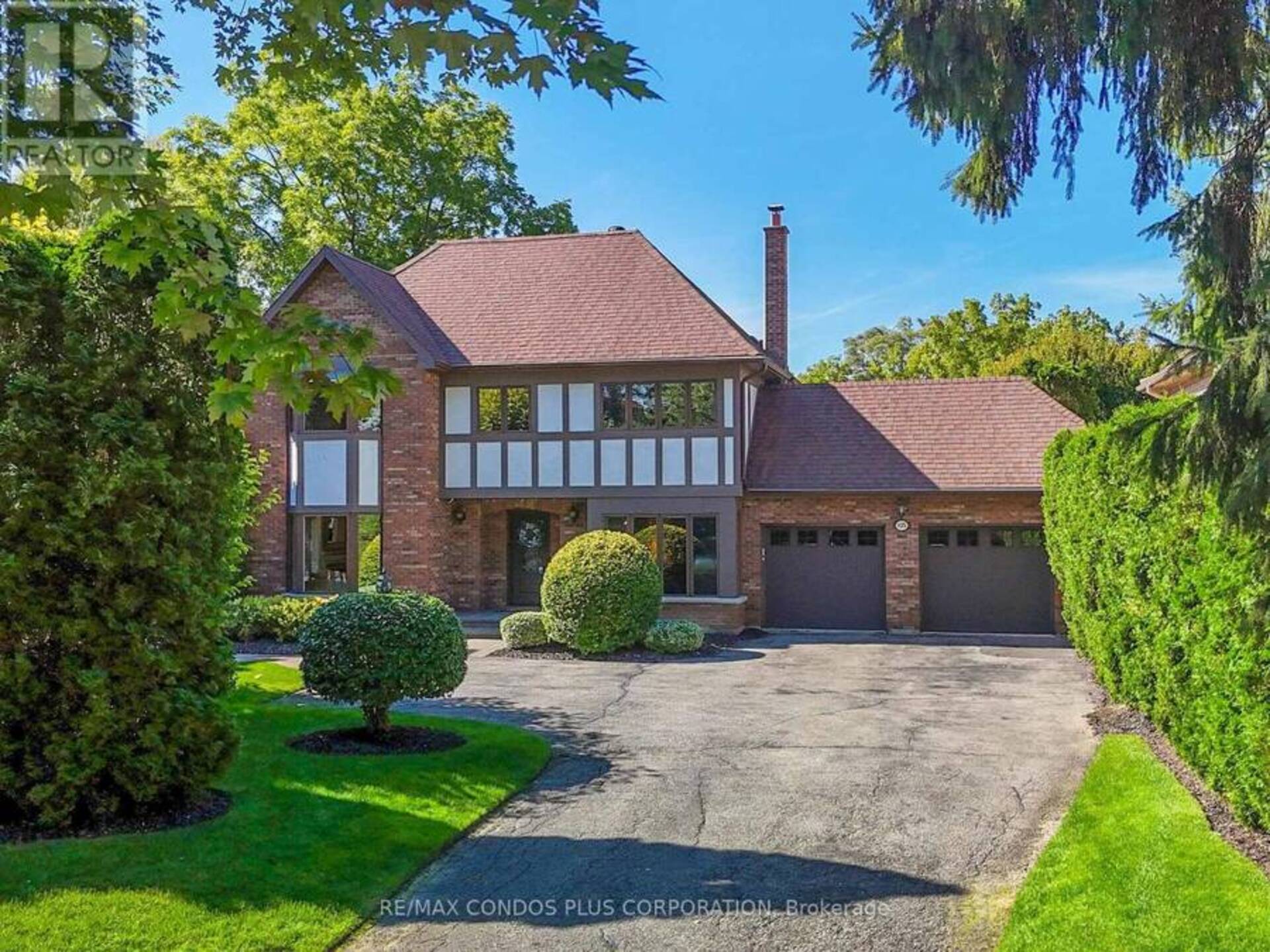 425 LAKESHORE ROAD W Oakville