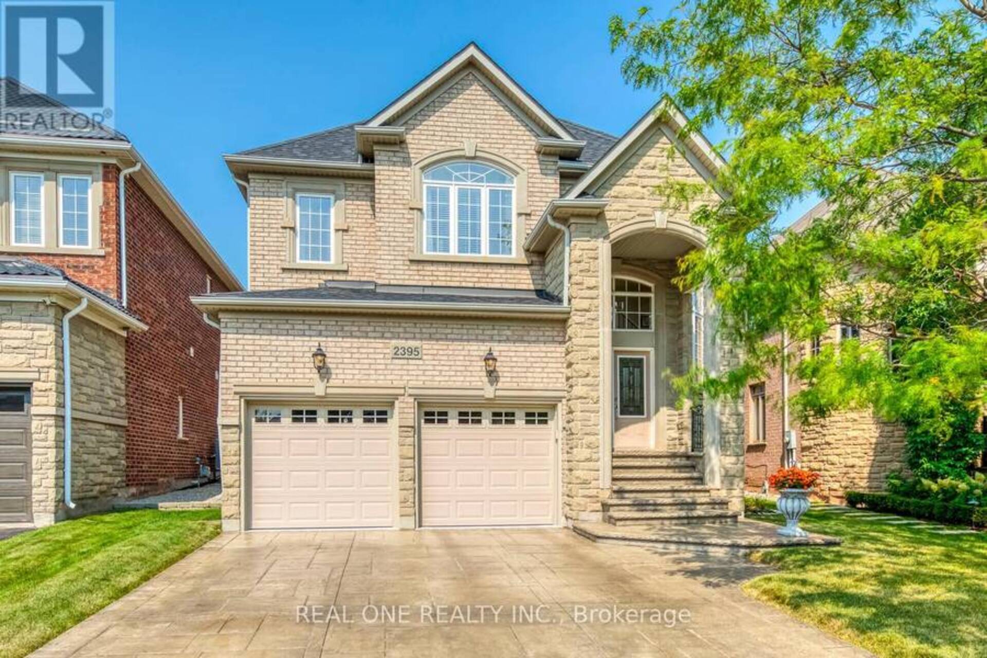 2395 THRUXTON DRIVE Oakville