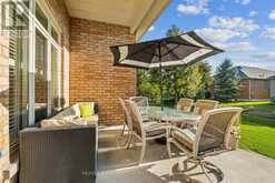 2 SUGGS LANE Whitchurch-Stouffville 