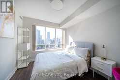 905 - 28 LINDEN STREET W Toronto