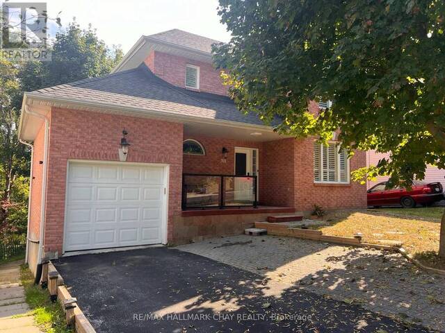 UPPER - 301 HAMILTON STREET Newmarket  Ontario