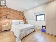 885 DUNDAS STREET W Toronto