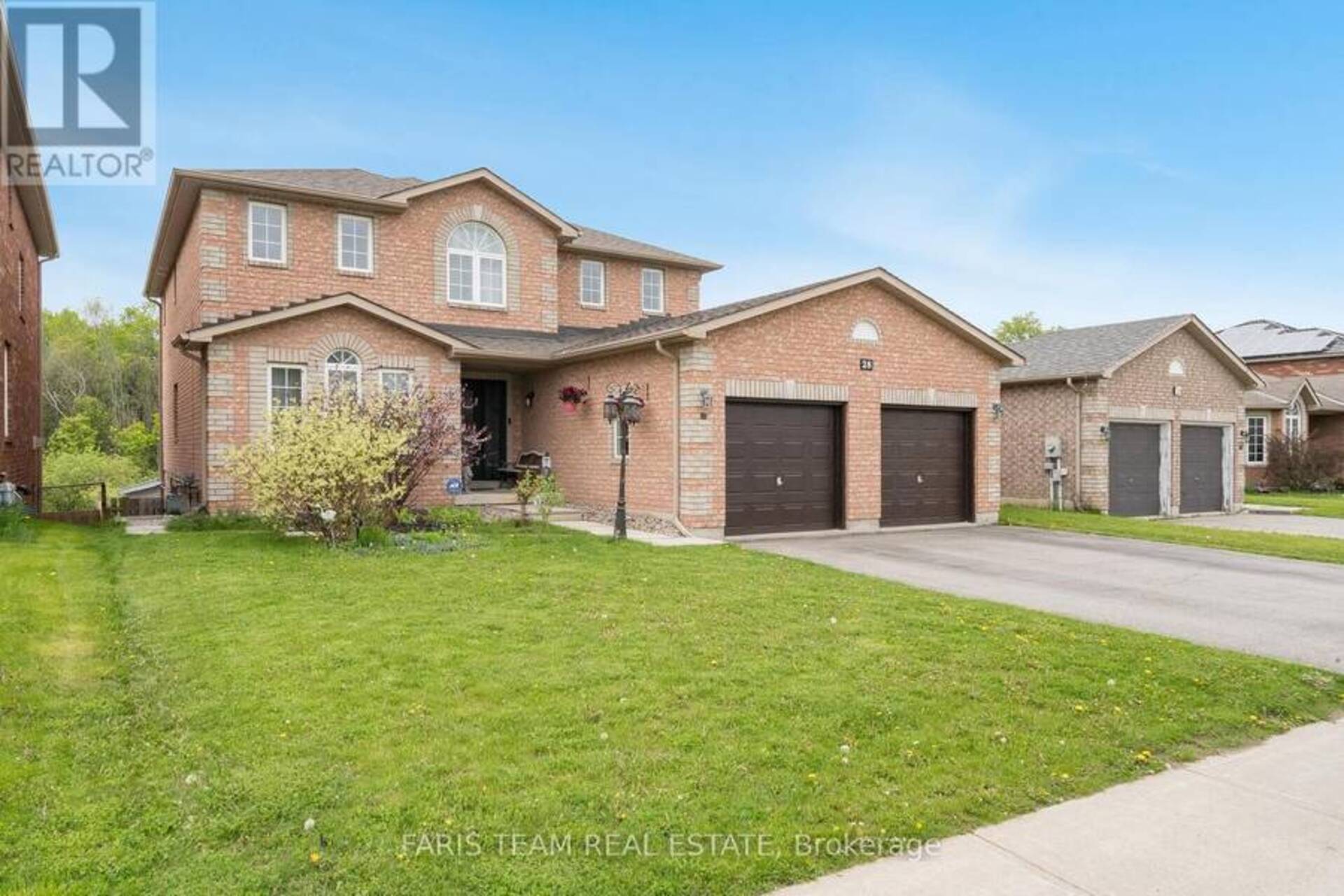 28 SUN KING CRESCENT Barrie 