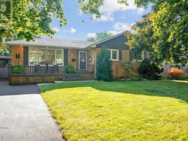 486 LEES LANE Oakville  Ontario